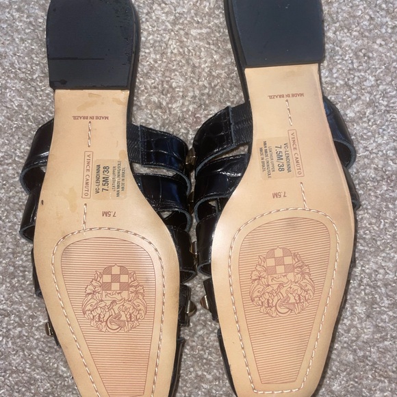 Vince Camuto - Picture 2 of 5